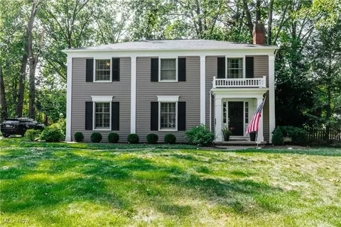 1450 Queen Annes Gate, Westlake, OH 44145