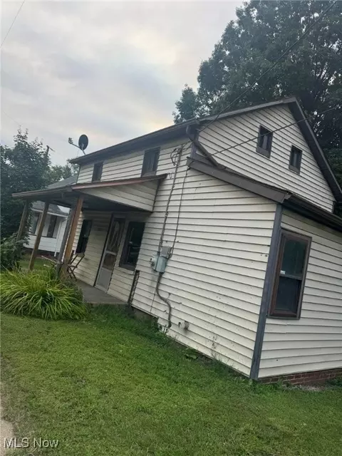 11219 Lincoln St SE, Robertsville, OH 44670