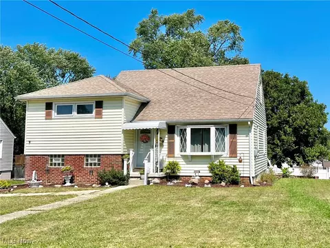 2614 Oakview St NW, Massillon, OH 44646