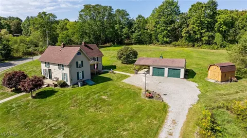 2198 Wick Campbell Rd, Hubbard, OH 44425