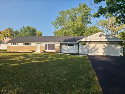 9198 Saint Nicholas Dr, Streetsboro, OH 44241
