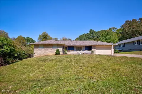 8813 Clinton Rd, Cambridge, OH 43725