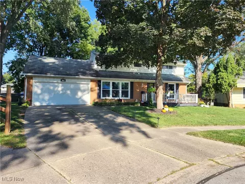 3413 Kendall Cir, Cuyahoga Falls, OH 44221