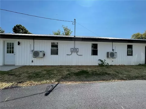 512 N 8th St Unit A B C D, Coshocton, OH 43812