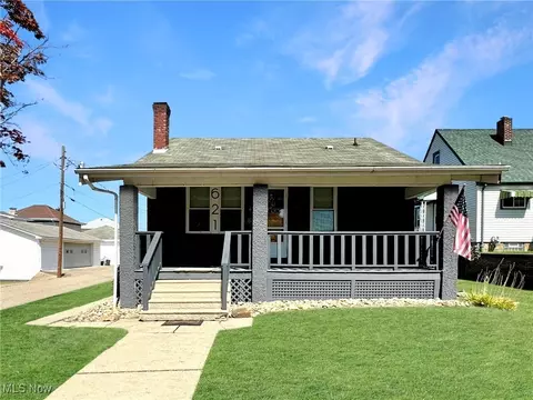 621 Gilbert Ave, Follansbee, WV 26037
