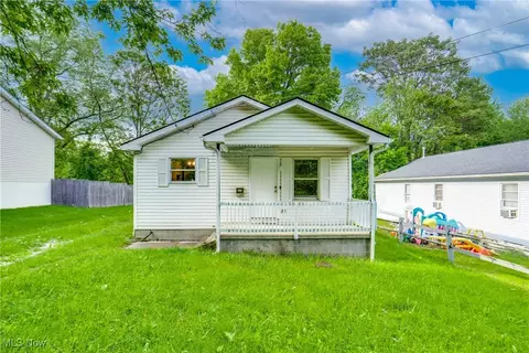 1349 9th Ave, Akron, OH 44306