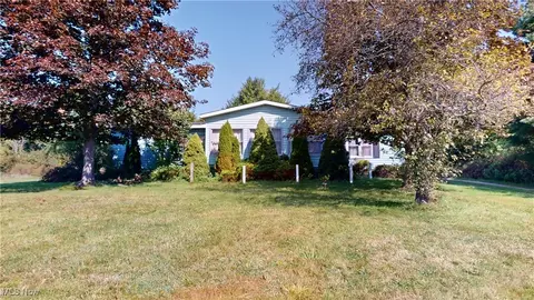 10918 Claridon Troy Rd, Chardon, OH 44024