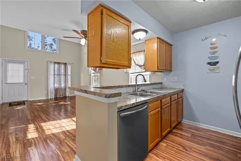 150 Harvest Ct, Lagrange, OH 44050 photo 9