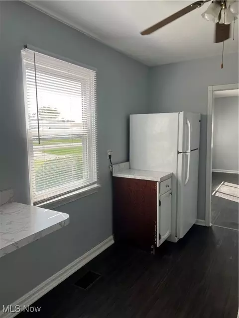 2139 E 44th St, Ashtabula, OH 44004 photo 9