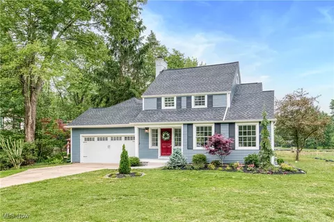 15805 Hemlock Rd, Chagrin Falls, OH 44022