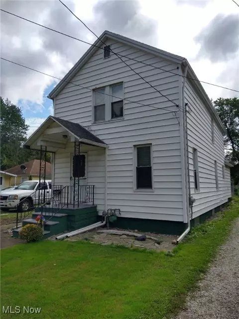 427 Depot St, Conneaut, OH 44030