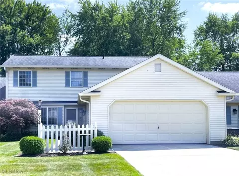 674 Bent Creek Dr, Wadsworth, OH 44281