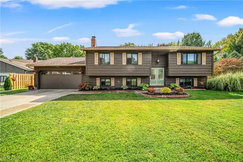 9068 Agard Ct, Mentor, OH 44060