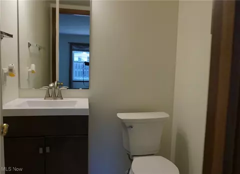 Bath - 1671 Mapledale Rd, Wickliffe, OH 44092 photo 3 of 3
