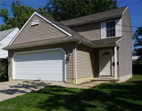 Exterior - 1671 Mapledale Rd, Wickliffe, OH 44092 photo 2 of 4