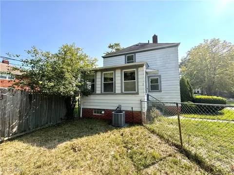 Exterior - 824 E 236th St, Euclid, OH 44123 photo 2 of 3