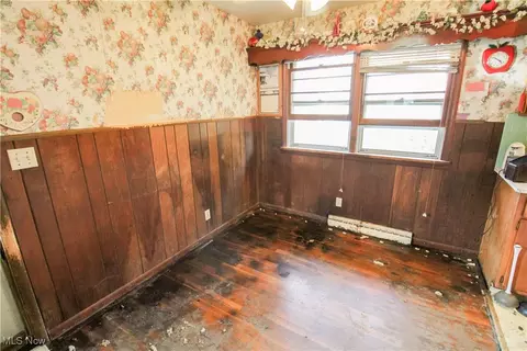 499 E 44th St, Lorain, OH 44052 photo 9