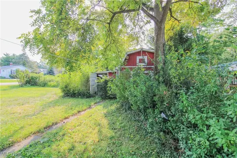 499 E 44th St, Lorain, OH 44052 photo 16