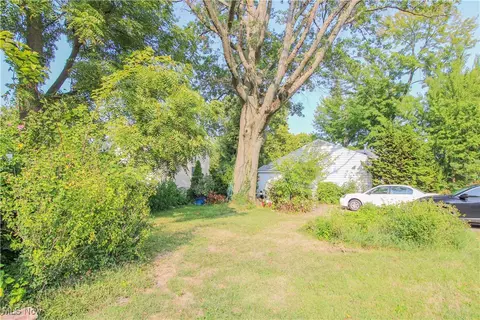 499 E 44th St, Lorain, OH 44052 photo 14