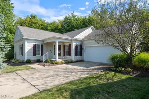 5289 Lake Forest Reserve Ln, Brunswick, OH 44212