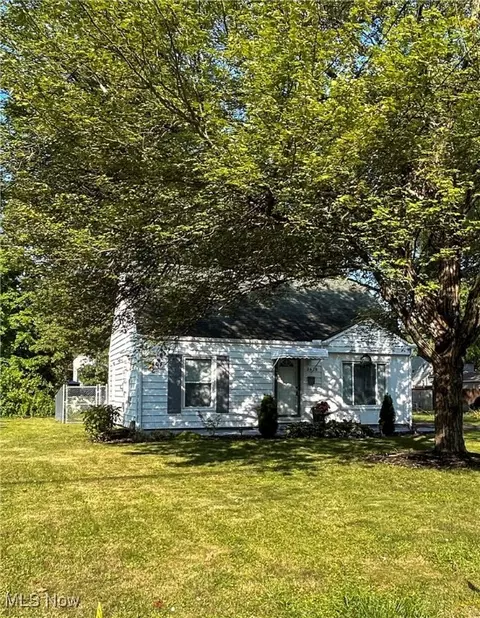 3618 Arden Blvd, Youngstown, OH 44511