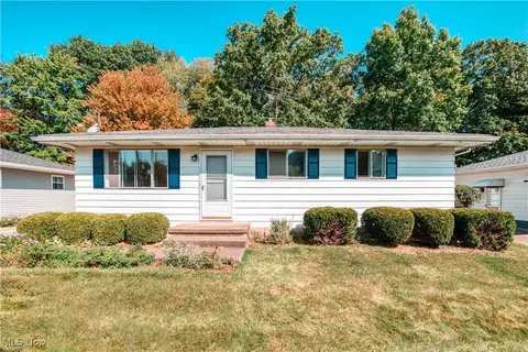 166 Lindsey Rd, Munroe Falls, OH 44262
