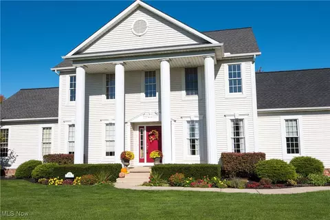 Exterior - 201 Us Grant St, Lagrange, OH 44050 photo 2 of 4
