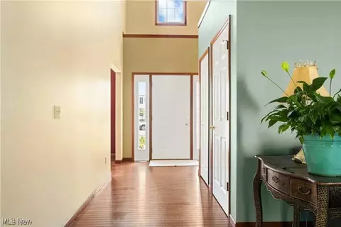 Entry Way - 201 Us Grant St, Lagrange, OH 44050 photo 1 of 2