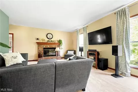 Living - 201 Us Grant St, Lagrange, OH 44050 photo 2 of 4