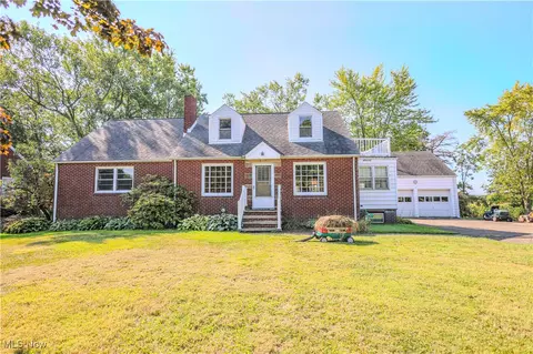 9828 Louisville St NE, Louisville, OH 44641
