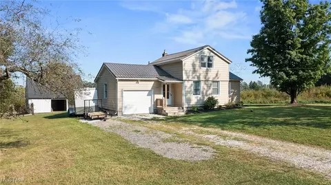 11545 Rust Dr, Chesterland, OH 44026