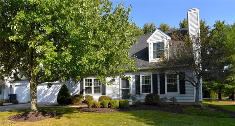 57 Dover Place Ln, Northfield, OH 44067