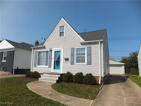 5618 Sunderland Dr, Parma, OH 44129