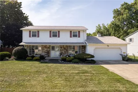 204 Highpoint Dr, Wadsworth, OH 44281