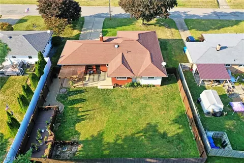 View/Area - 580 Como St, Struthers, OH 44471 photo 2 of 3