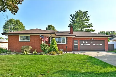 Exterior - 580 Como St, Struthers, OH 44471 photo 2 of 4