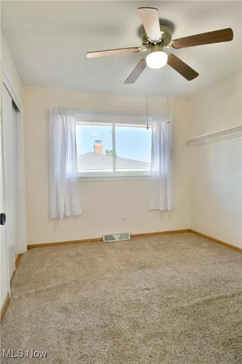 Bedroom - 580 Como St, Struthers, OH 44471 photo 5 of 9