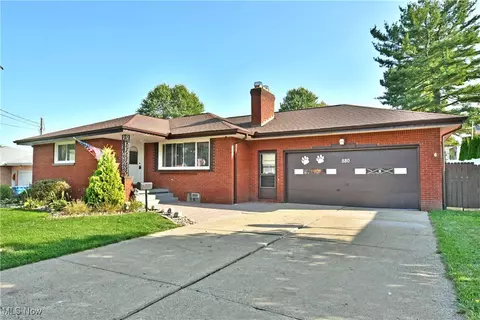580 Como St, Struthers, OH 44471
