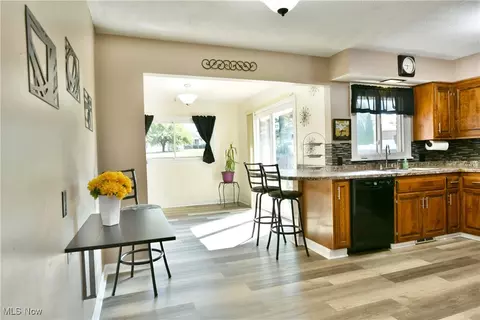 Kitchen - 580 Como St, Struthers, OH 44471 photo 1 of 5