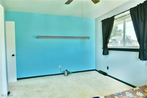 Bedroom - 580 Como St, Struthers, OH 44471 photo 9 of 9