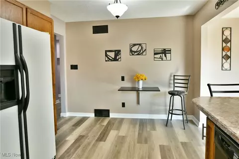 Kitchen - 580 Como St, Struthers, OH 44471 photo 5 of 5