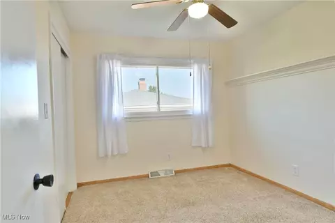 Bedroom - 580 Como St, Struthers, OH 44471 photo 4 of 9