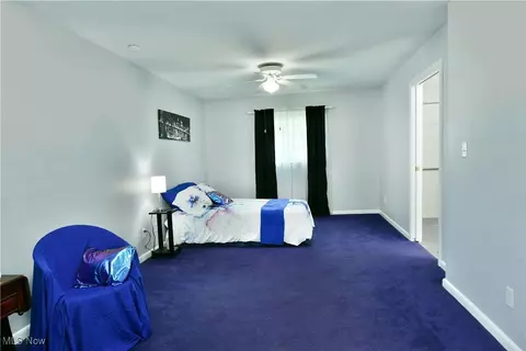 Bedroom - 580 Como St, Struthers, OH 44471 photo 2 of 9