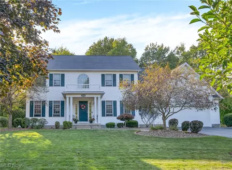 2050 Celestial Dr NE, Warren, OH 44484