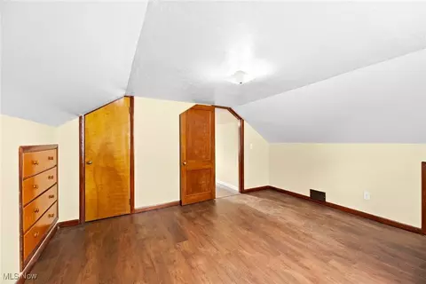 Bedroom - 30044 Robert St, Wickliffe, OH 44092 photo 6 of 7