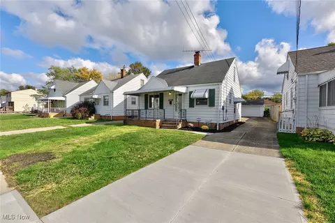 30044 Robert St, Wickliffe, OH 44092