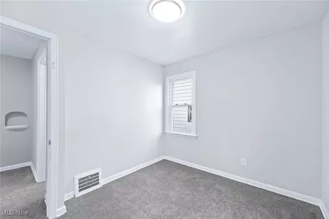 Bedroom - 30044 Robert St, Wickliffe, OH 44092 photo 3 of 7