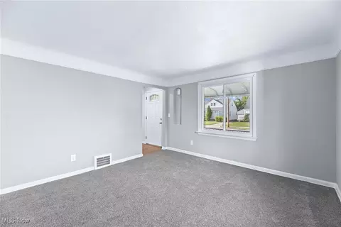 Living - 30044 Robert St, Wickliffe, OH 44092 photo 3 of 4