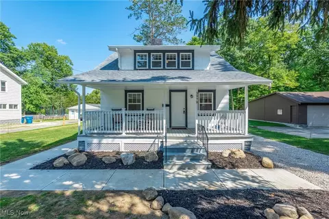 3979 Columbia Rd, North Olmsted, OH 44070