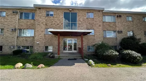 5200 Royalton Rd #A10, North Royalton, OH 44133